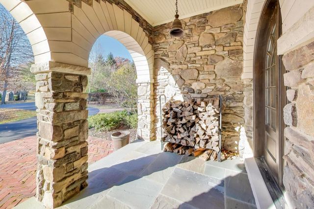 $9,600,000 | 347 Bluffs Edge Drive, Lake Forest, IL 60045