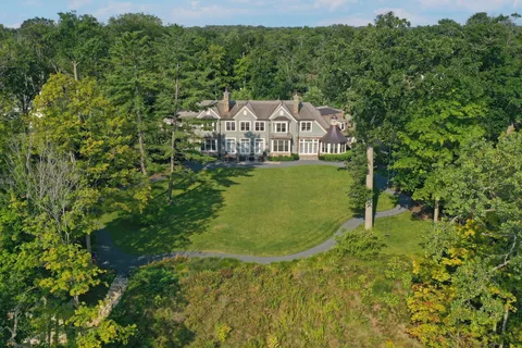 $9,600,000 | 347 Bluffs Edge Drive, Lake Forest, IL 60045