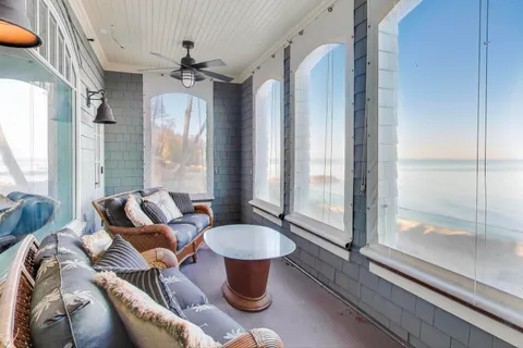 $9,600,000 | 347 Bluffs Edge Drive, Lake Forest, IL 60045