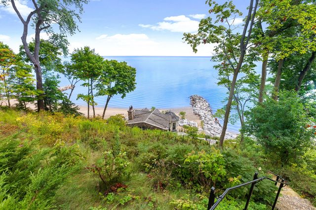 $9,600,000 | 347 Bluffs Edge Drive, Lake Forest, IL 60045