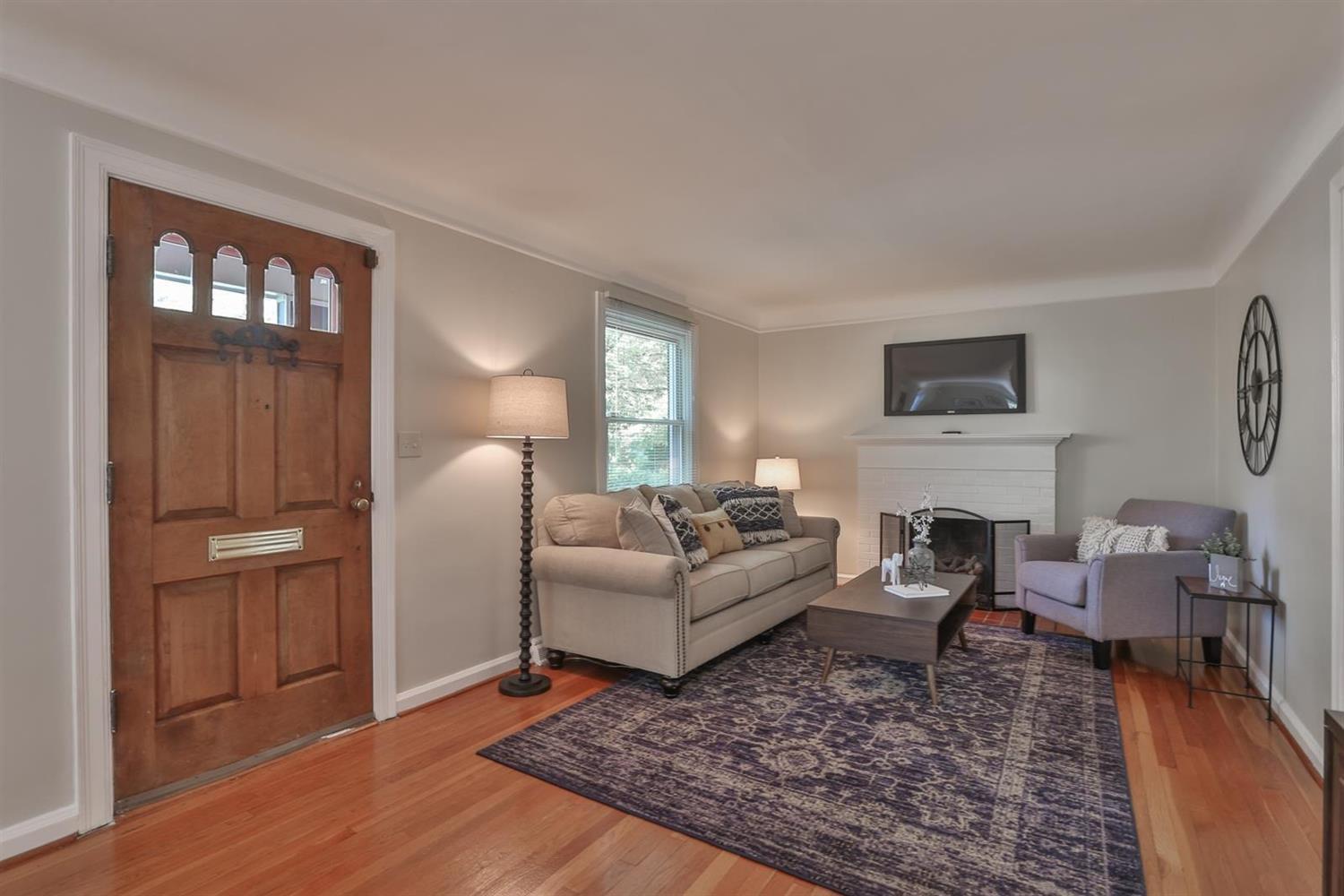 6908 Thorndike Road Mariemont, OH 45227 - Photo 4 of 33
