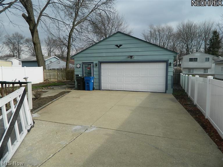 5735 North Lear Nagle Road North Ridgeville, OH 44039 - Photo 2 of 11