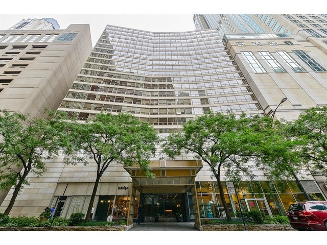 110 East Delaware Place, Unit 1402 Chicago, IL 60611 - Photo 1 of 1