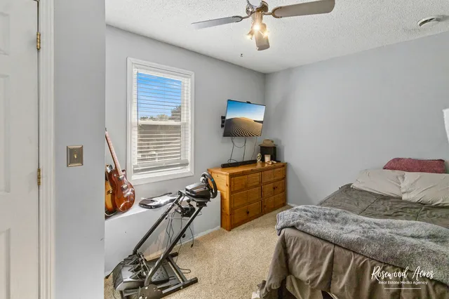 $259,900 | 104 West Cottage Street, Sheldon, IL 60966