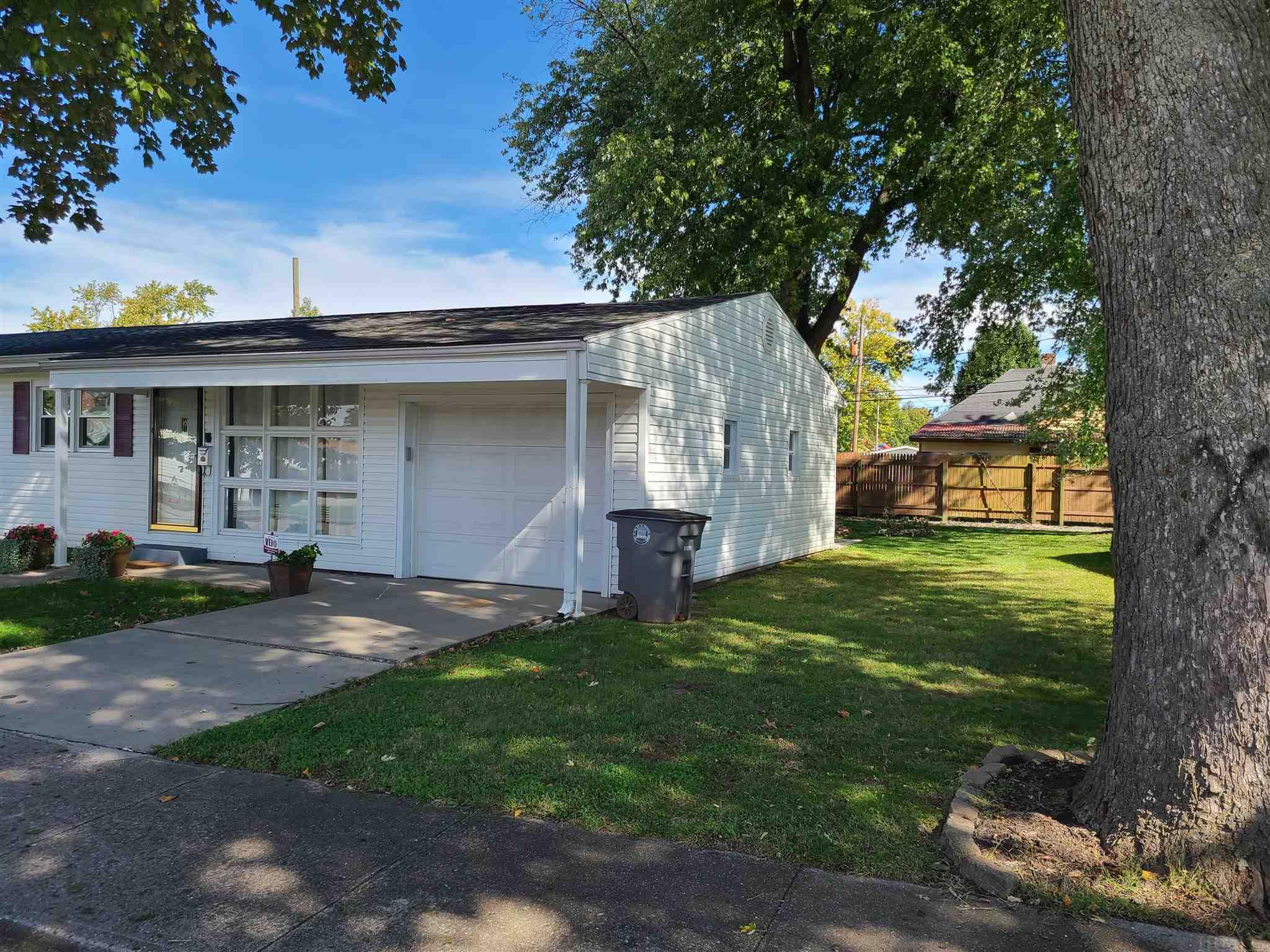 808 Ritterskamp Avenue Vincennes, IN 47591 - Photo 3 of 27 Gallery Image 3