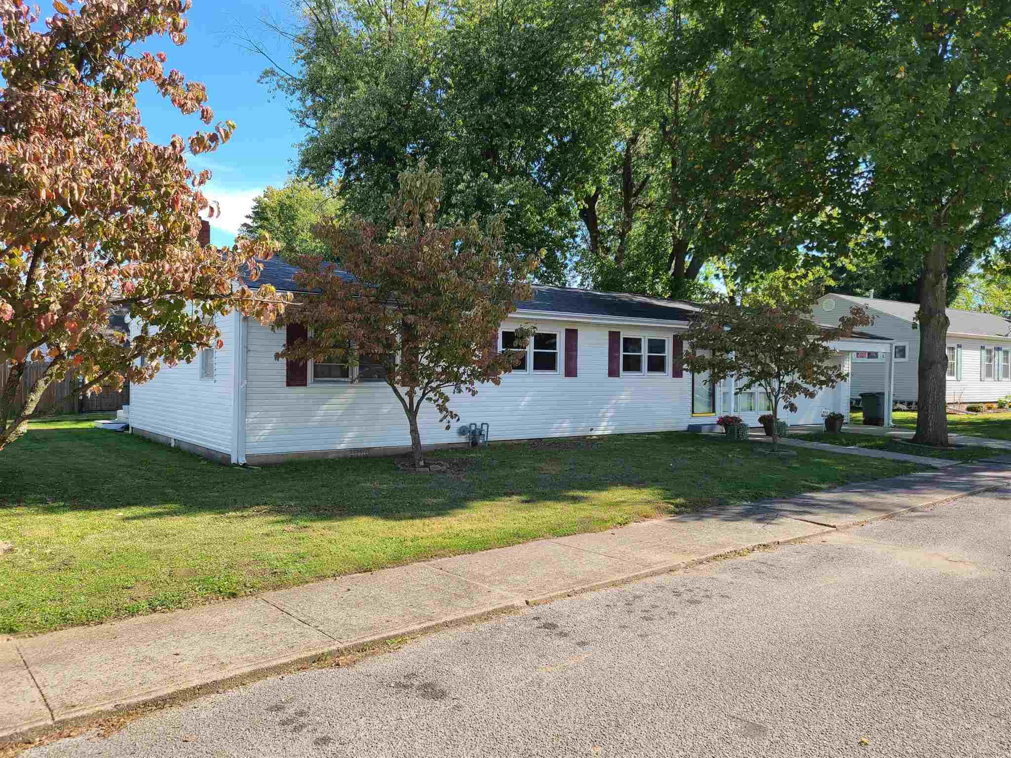 808 Ritterskamp Avenue Vincennes, IN 47591 - Photo 4 of 27 Gallery Image 4