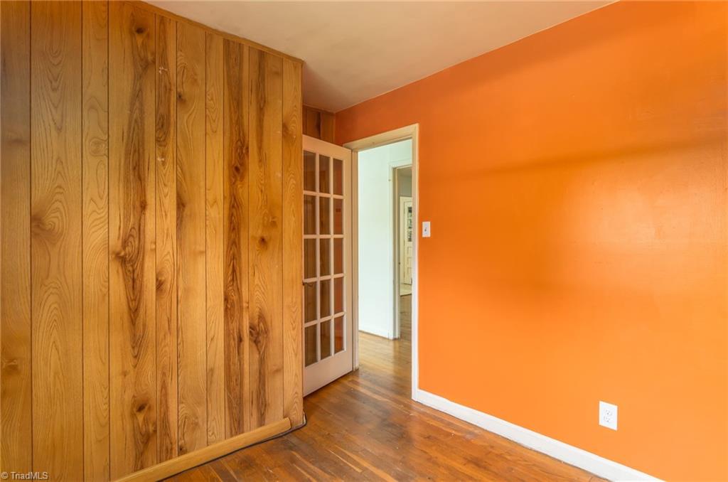 308 Melbourne Road Greensboro, NC 27405 - Photo 17 of 22 2nd bedroom