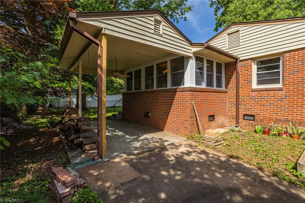 308 Melbourne Road Greensboro, NC 27405 - Photo 2 of 22 Single car - carport
