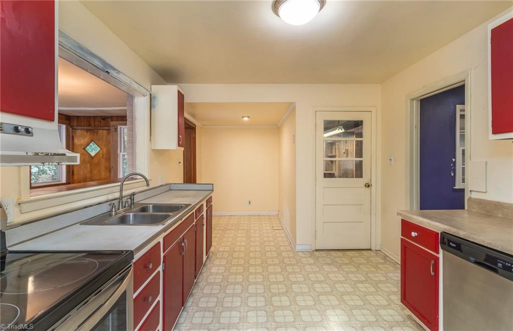 308 Melbourne Road Greensboro, NC 27405 - Photo 7 of 22 Kitchen
