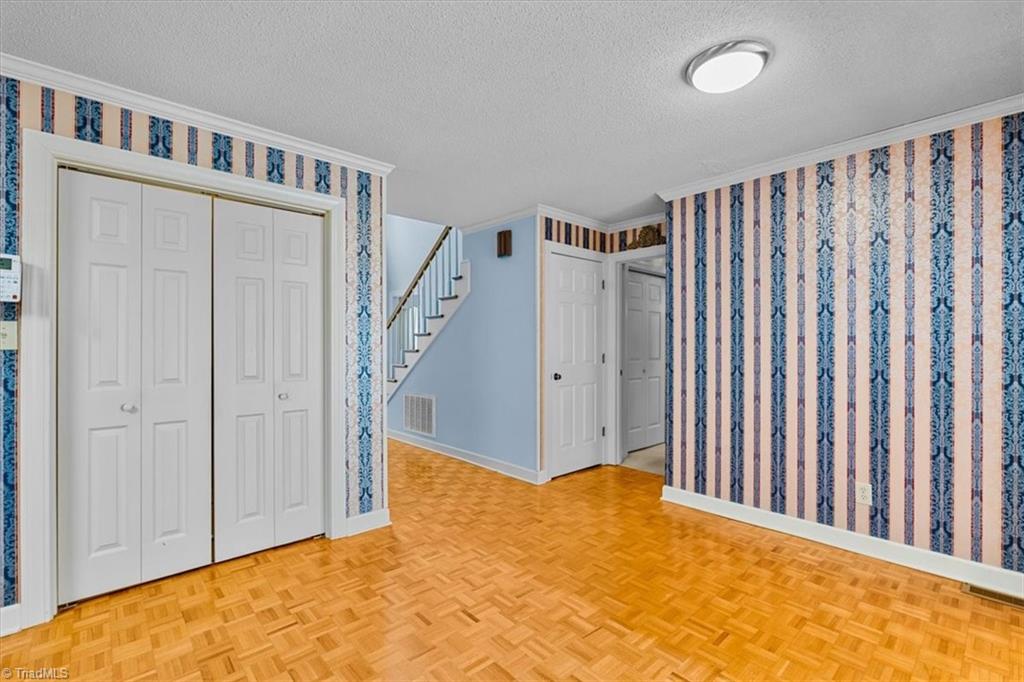 1616 Heathcliff Road High Point, NC 27262 - Photo 12 of 50