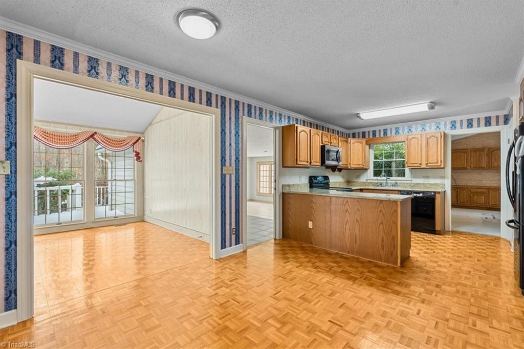 1616 Heathcliff Road High Point, NC 27262 - Photo 14 of 50