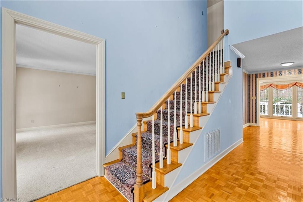 1616 Heathcliff Road High Point, NC 27262 - Photo 4 of 50