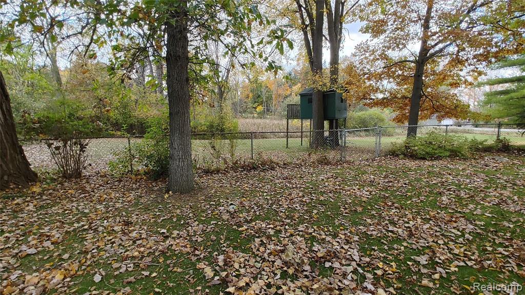 10498 Carmer Road Fenton, MI 48430 - Photo 7 of 40