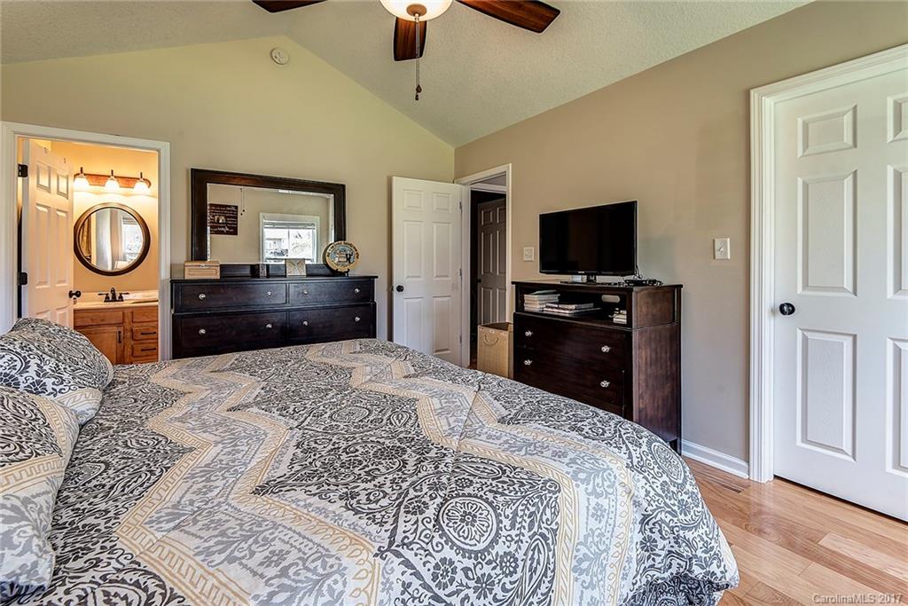 48 Valley View Road Asheville, NC 28803 - Photo 9 of 24 Gallery Image 9