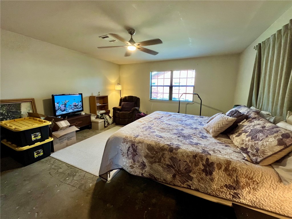 909 Anderson Street Hearne, TX 77859 - Photo 15 of 22
