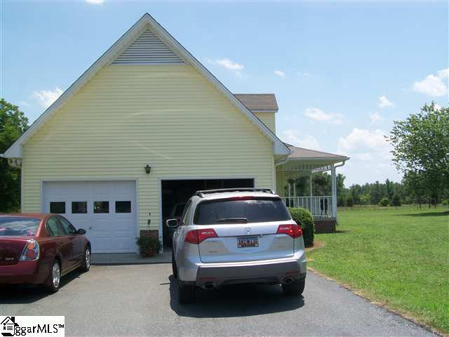 480 Bill Pearson Road Woodruff, SC 29388 - Photo 3 of 23