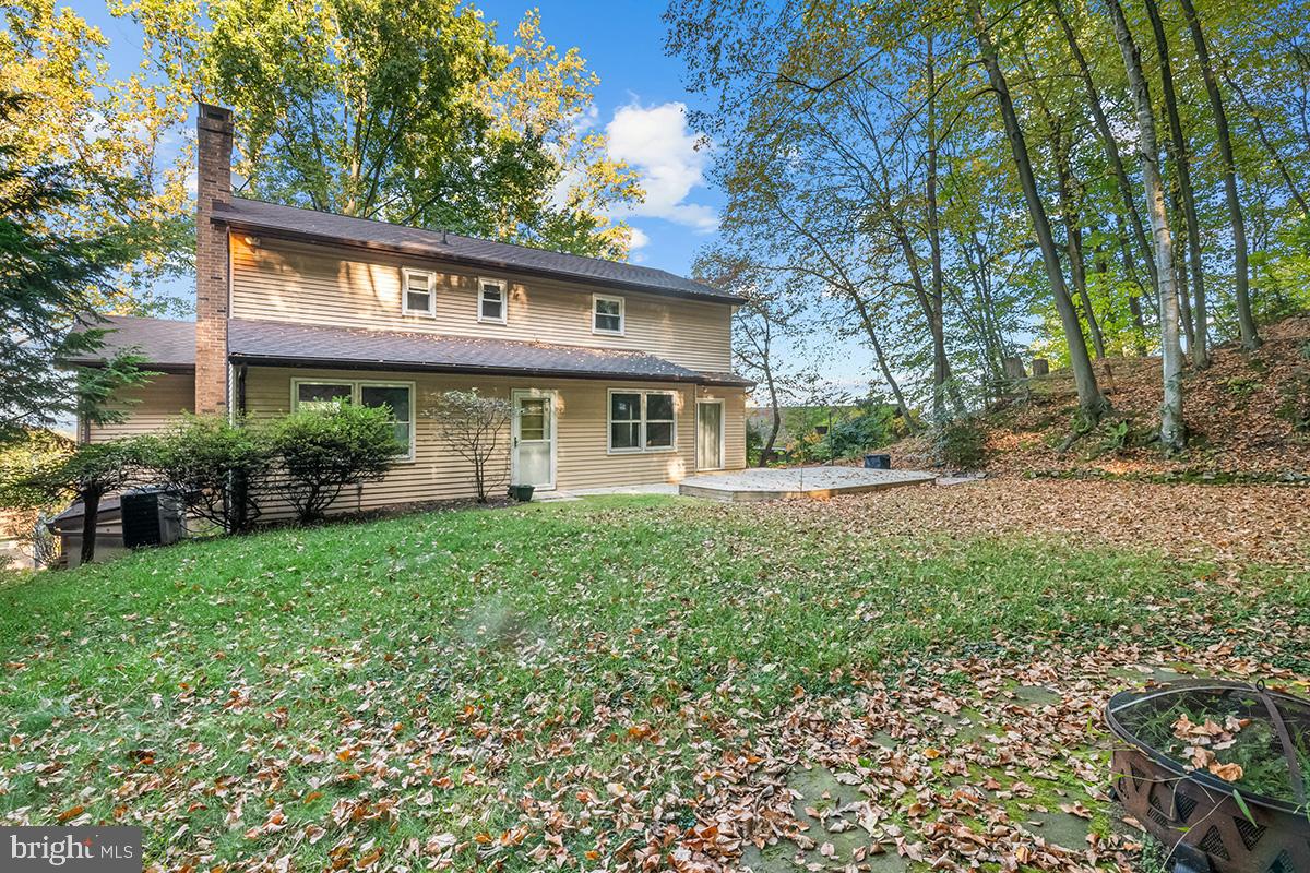 310 4th Street Reading, PA 19607 - Photo 4 of 44 a view of house with yard