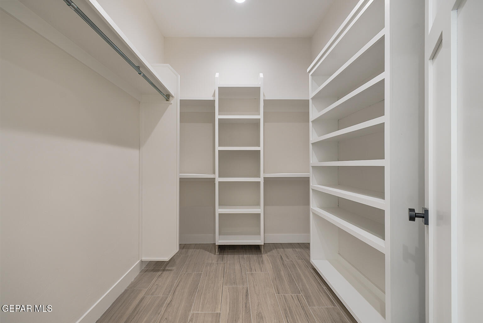 6035 Dusty Prints Road Las Cruces, NM 88007 - Photo 47 of 61 6025-Dusty-Prints-M-Bathroom-Closet (1)