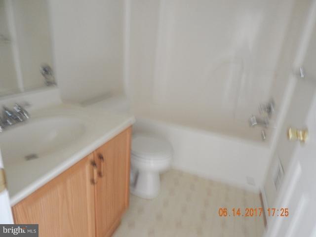 32 Decatur Drive Bunker Hill, WV 25413 - Photo 13 of 18 Bath