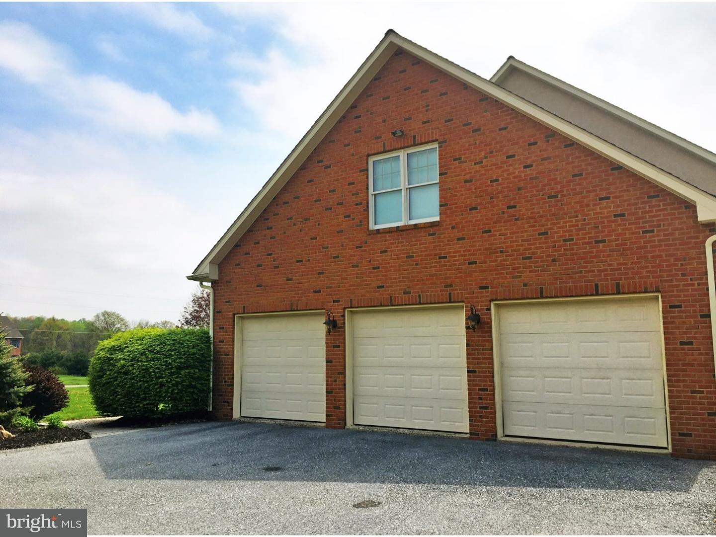 129 Grandview Road Boyertown, PA 19512 - Photo 4 of 25 Garage