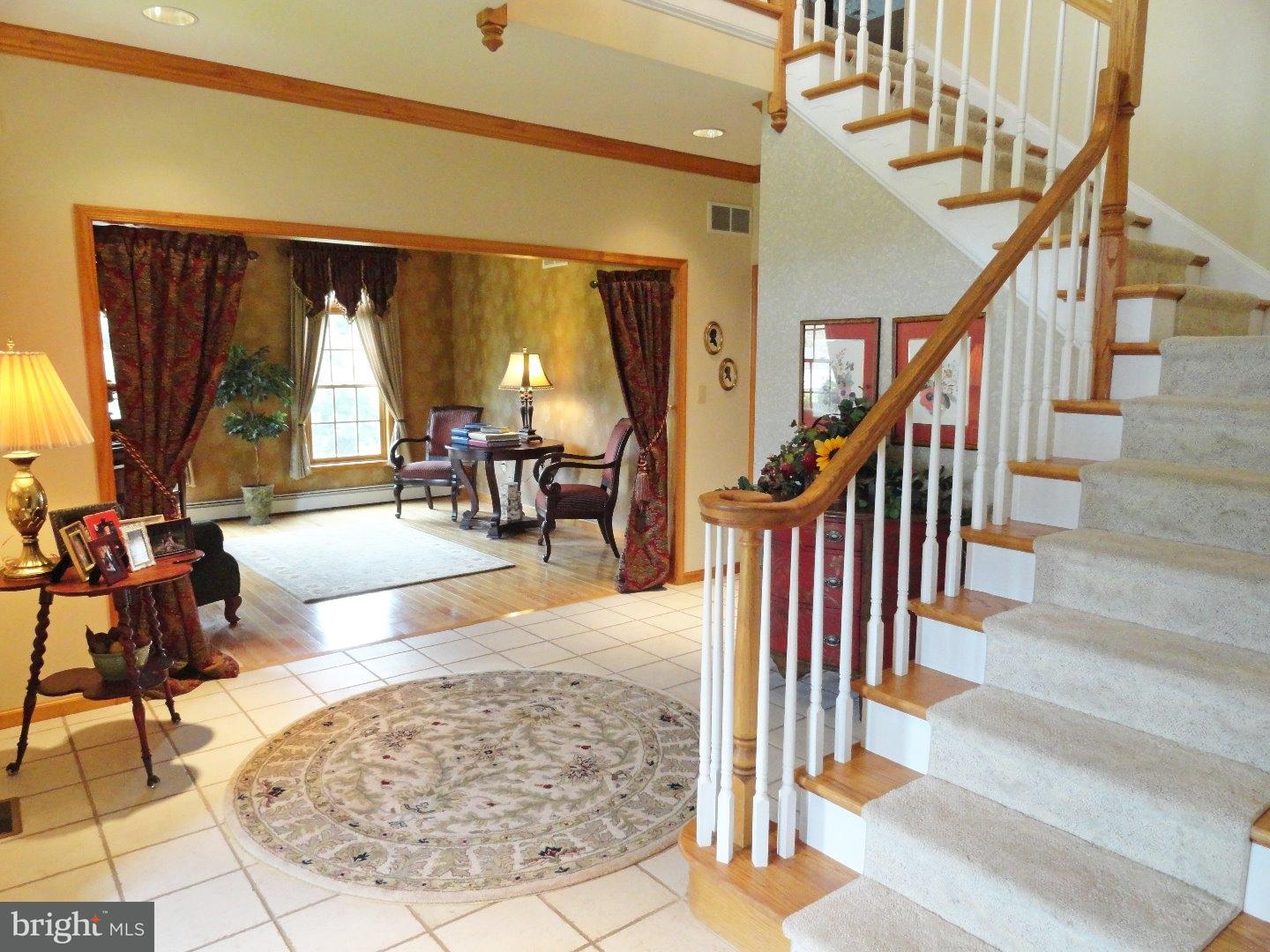 129 Grandview Road Boyertown, PA 19512 - Photo 6 of 25 Foyer