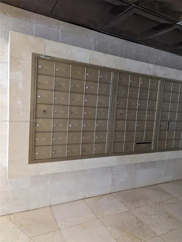 $449,000 | 1881 Washington Avenue, Unit 4A, Miami Beach, FL 33139