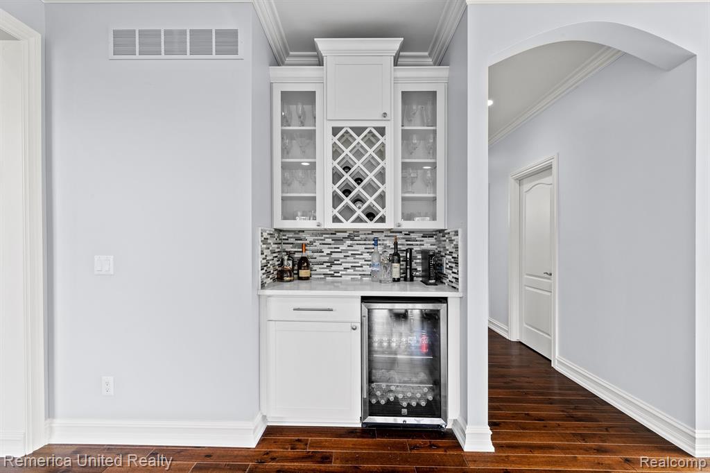 1450 West Maple Road Milford, MI 48381 - Photo 8 of 50