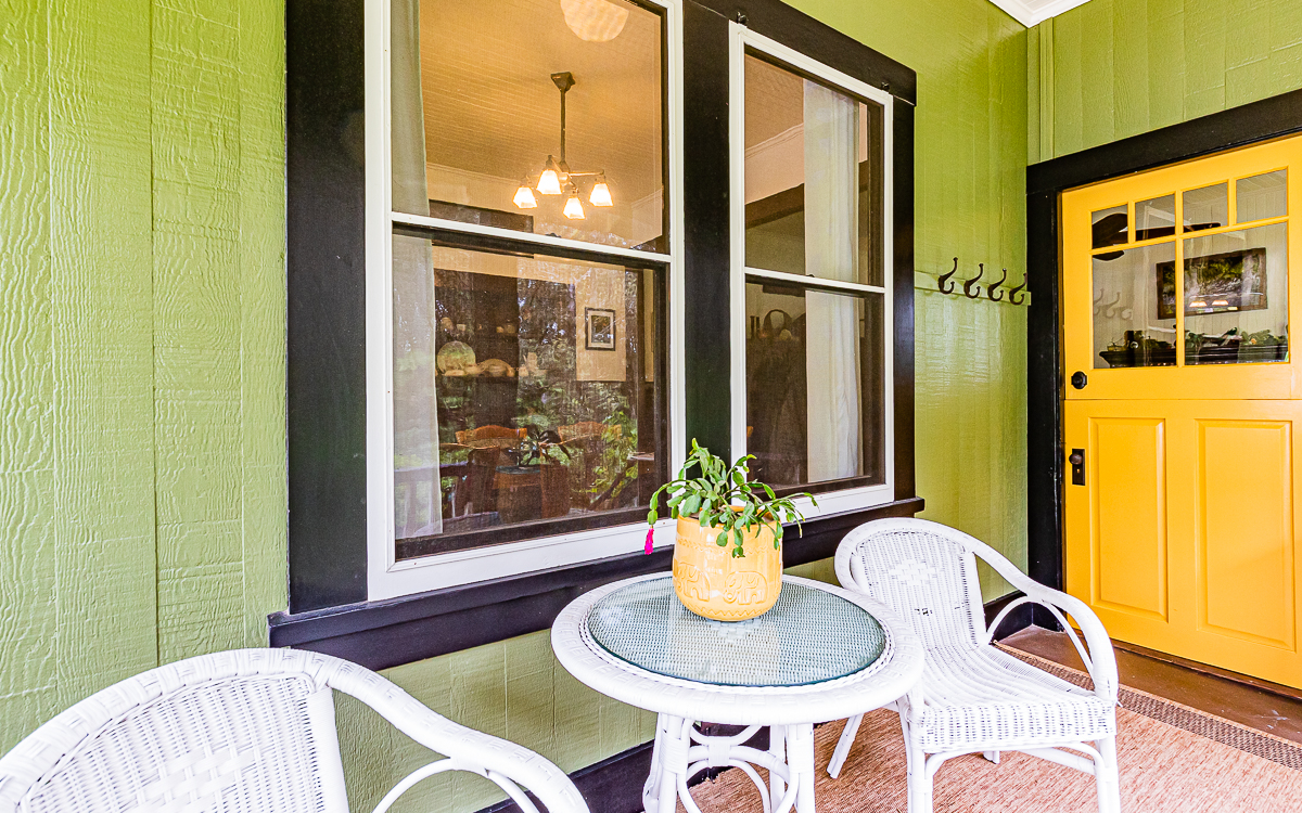 19-4029 Kilauea Road Volcano, HI 96785 - Photo 2 of 30 a dining room with furniture and a window
