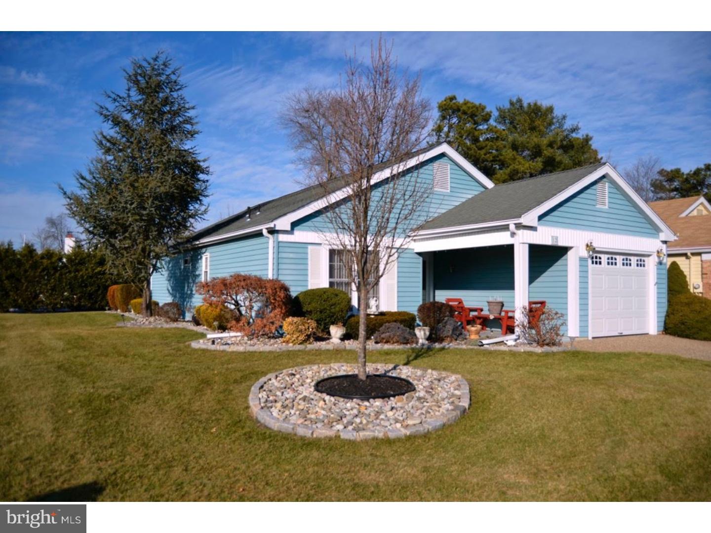12 Mayfair Road Southampton, NJ 08088 - Photo 1 of 25 Front Yard