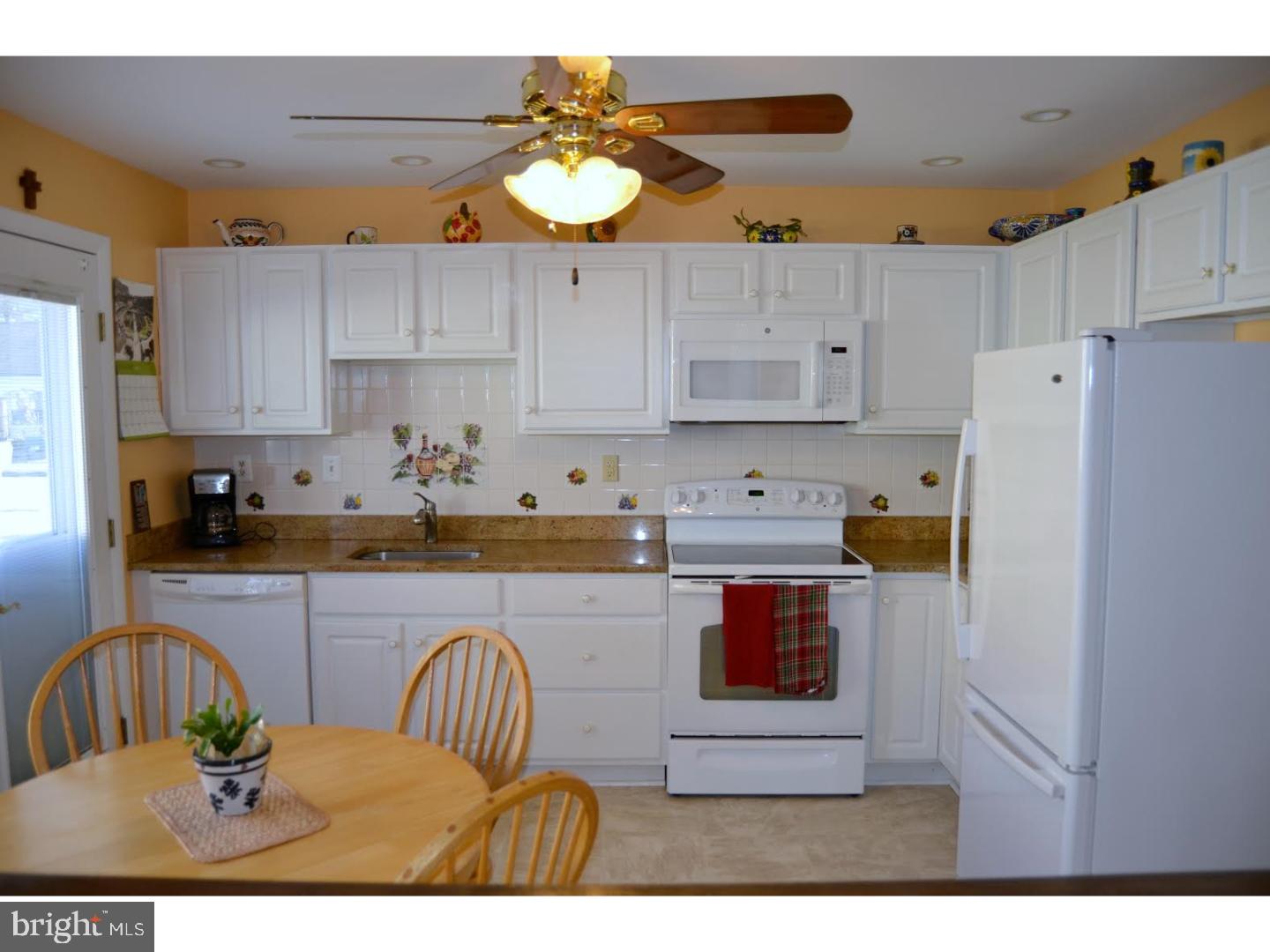 12 Mayfair Road Southampton, NJ 08088 - Photo 8 of 25 Kitchen