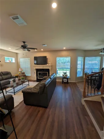 $2,450 | 130 Songful Woods Place, The Woodlands, TX 77380
