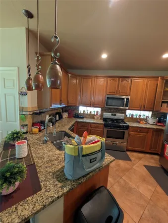 $2,450 | 130 Songful Woods Place, The Woodlands, TX 77380