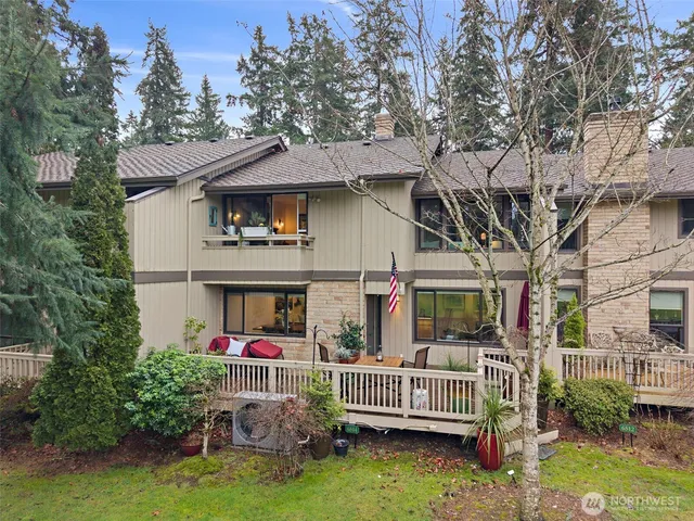 $899,000 | 6514 Northeast 171st Place, Kenmore, WA 98028