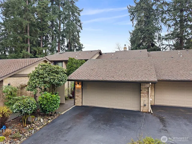 $899,000 | 6514 Northeast 171st Place, Kenmore, WA 98028