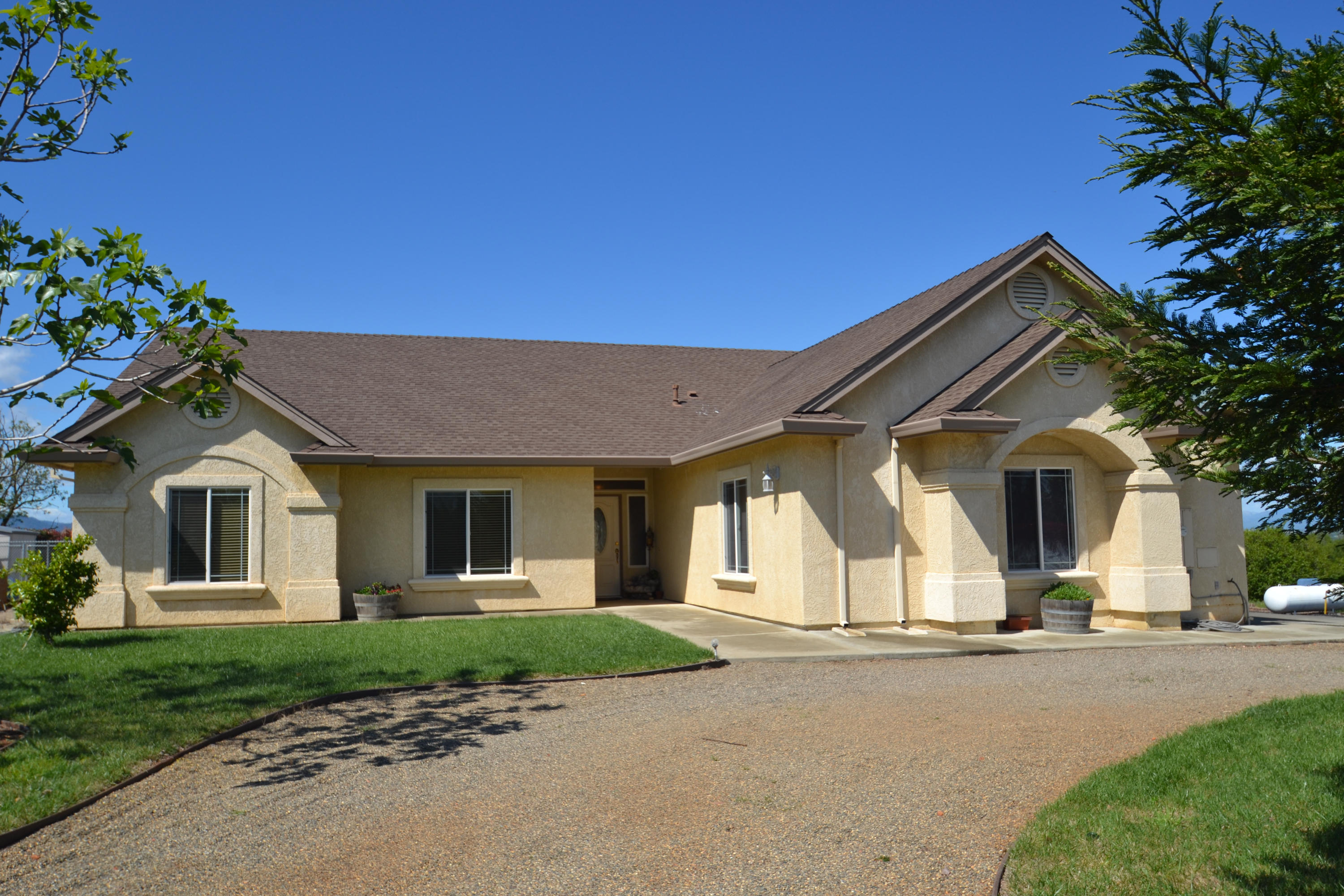 6770 Amber Ridge Drive Anderson, CA 96007 - Photo 3 of 26 Front Elevation