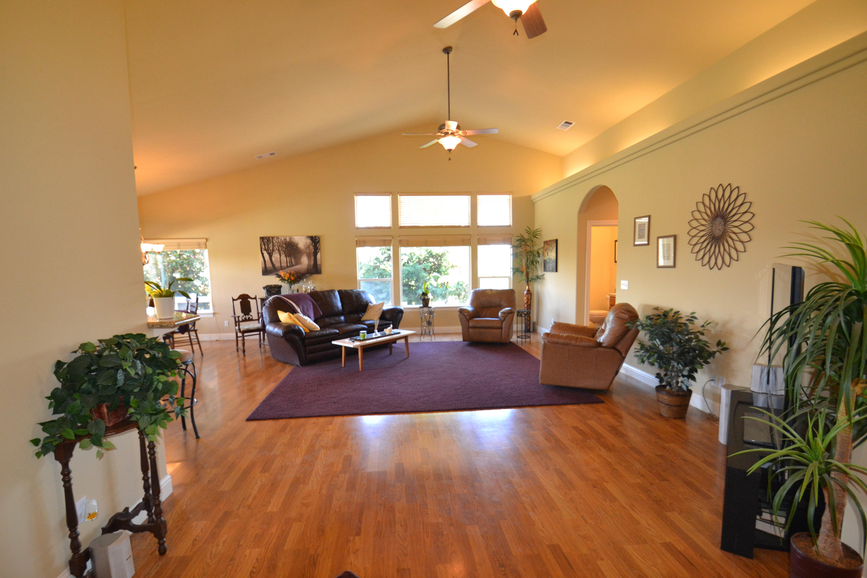 6770 Amber Ridge Drive Anderson, CA 96007 - Photo 4 of 26 Great Room