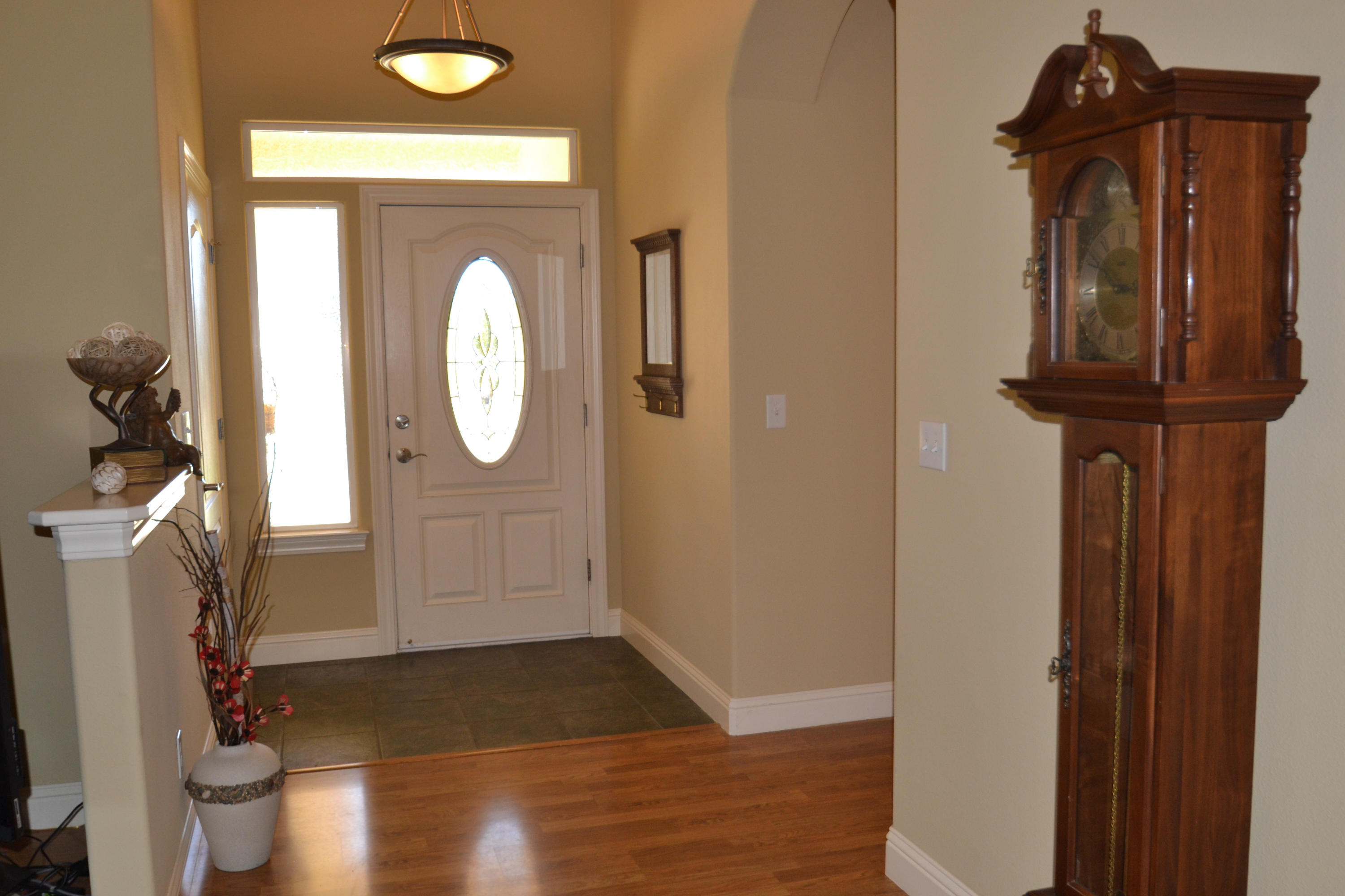 6770 Amber Ridge Drive Anderson, CA 96007 - Photo 8 of 26 Entry