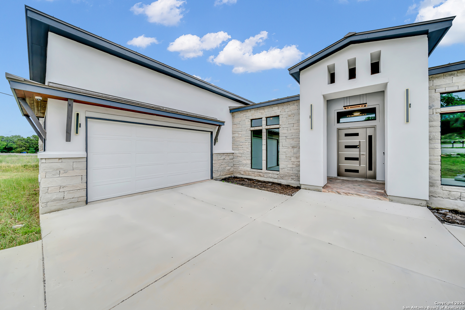 6846 Spring Branch Road Spring Branch, TX 78070 - Photo 5 of 46