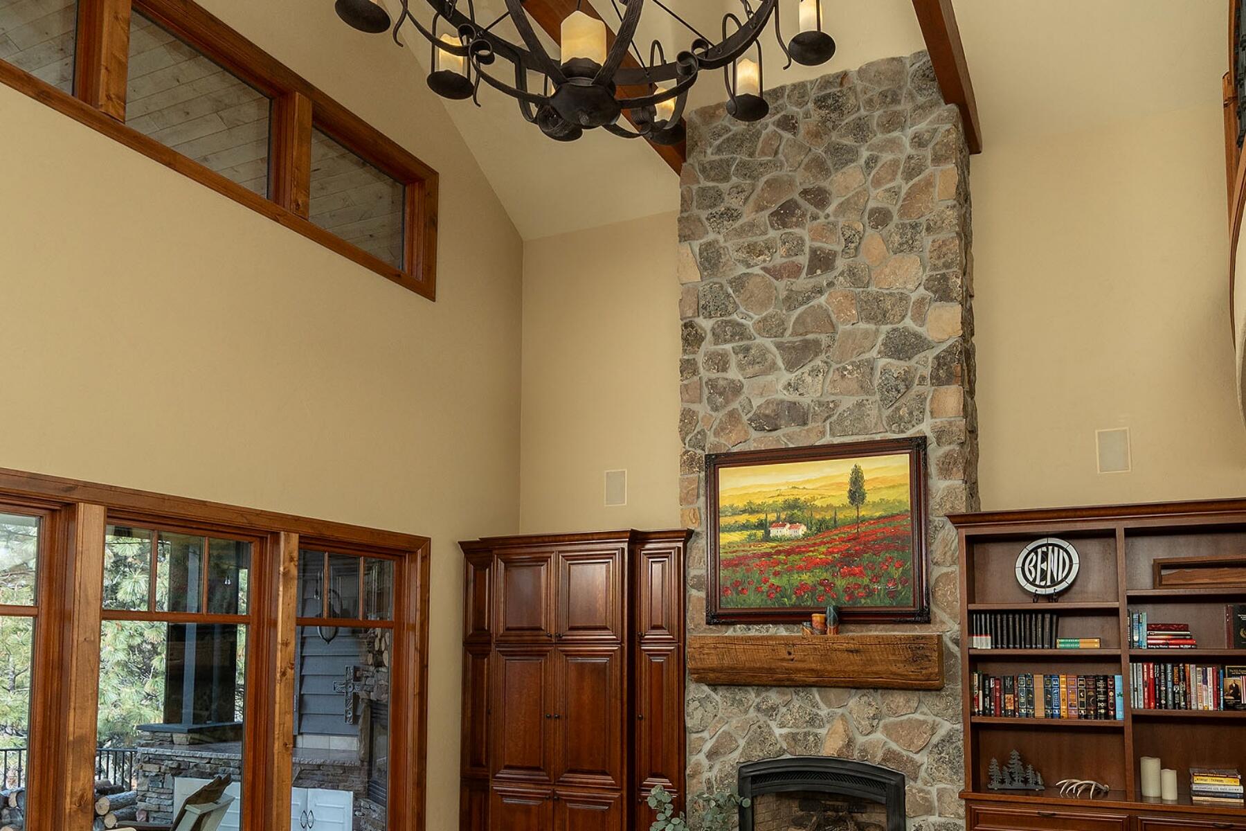 20112 Star Fire Ridge Court Bend, OR 97702 - Photo 8 of 72