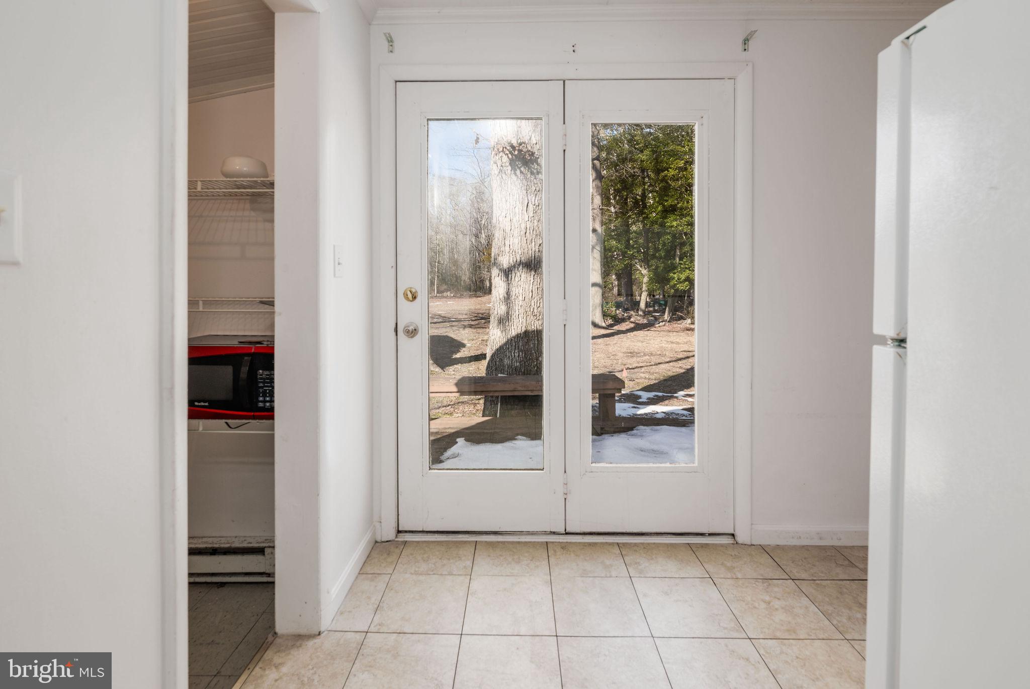 30071 Vines Creek Road Dagsboro, DE 19939 - Photo 3 of 15 a view of a entryway
