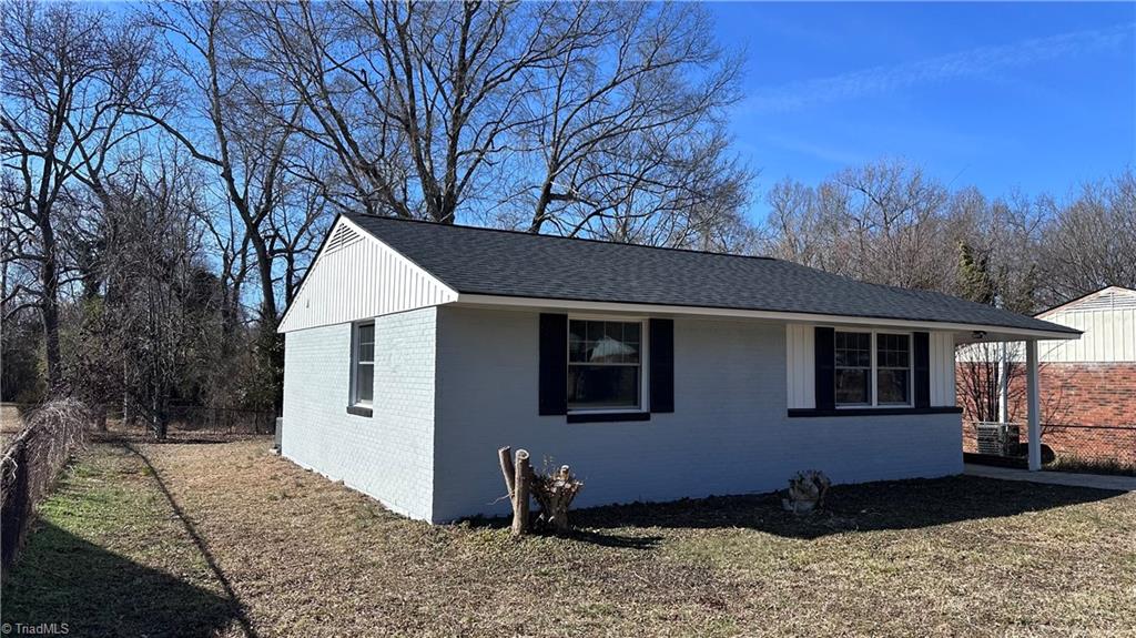 2314 Acorn Road Greensboro, NC 27406 - Photo 2 of 34
