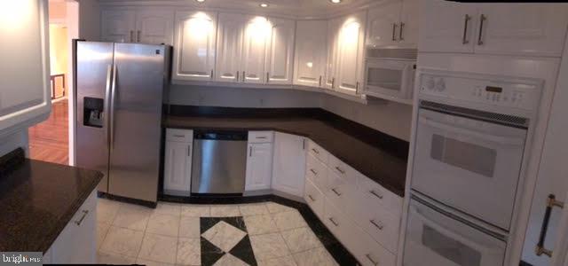 428 Haslett Road Joppa, MD 21085 - Photo 13 of 36 GORGEOUS UPDATED WHITE KITCHEN