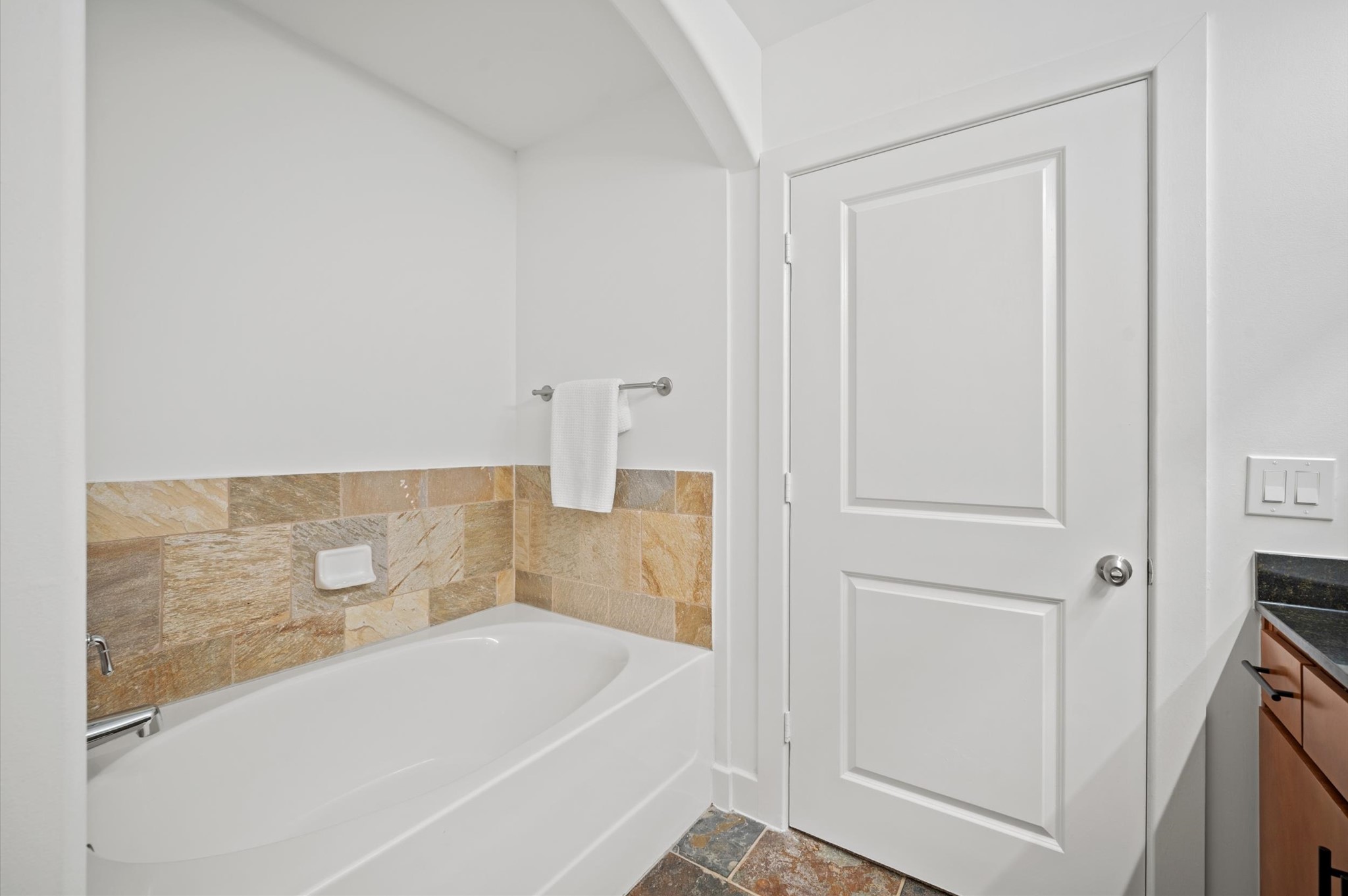 1901 Post Oak Boulevard, Unit 204 Houston, TX 77056 - Photo 29 of 36