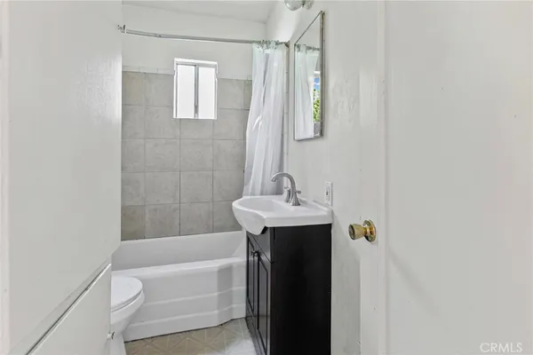 $370,000 | 406 South I Street, Lompoc, CA 93436