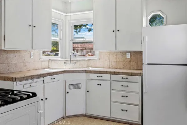 $370,000 | 406 South I Street, Lompoc, CA 93436