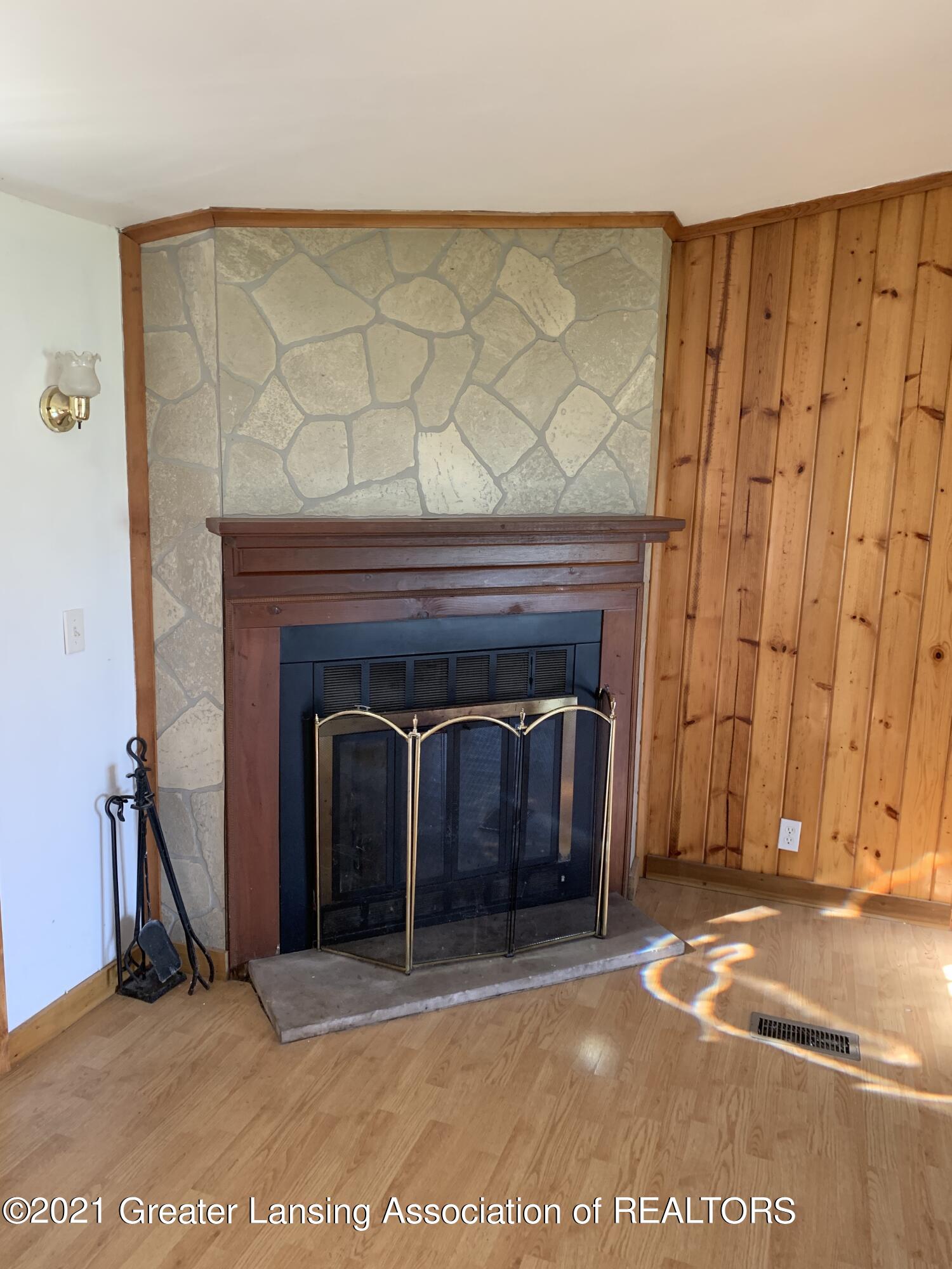 5761 West Columbia Road Mason, MI 48854 - Photo 11 of 26 19