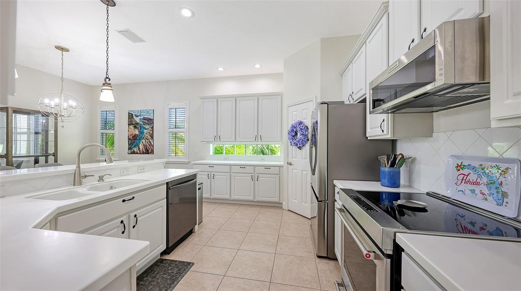 730 Fordingbridge Way Osprey, FL 34229 - Photo 7 of 60