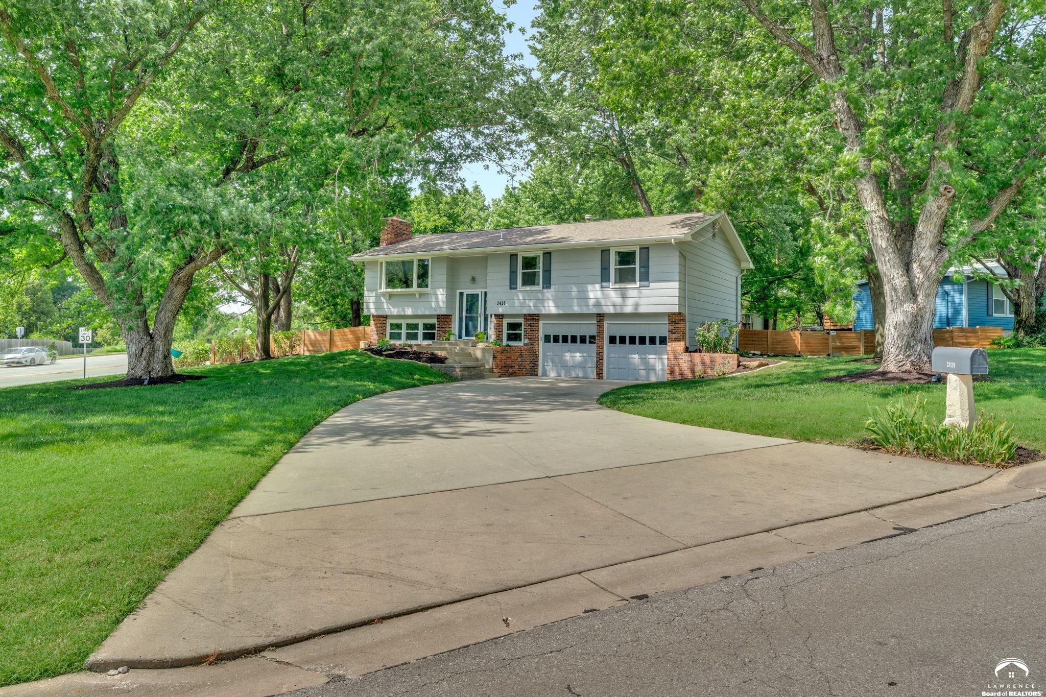 3428 Trail Road Lawrence, KS 66049 - Photo 3 of 48