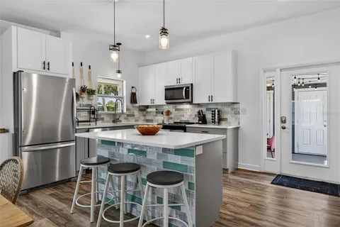 $379,000 | 6318 21st Avenue North, St. Petersburg, FL 33710