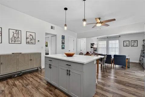 $379,000 | 6318 21st Avenue North, St. Petersburg, FL 33710